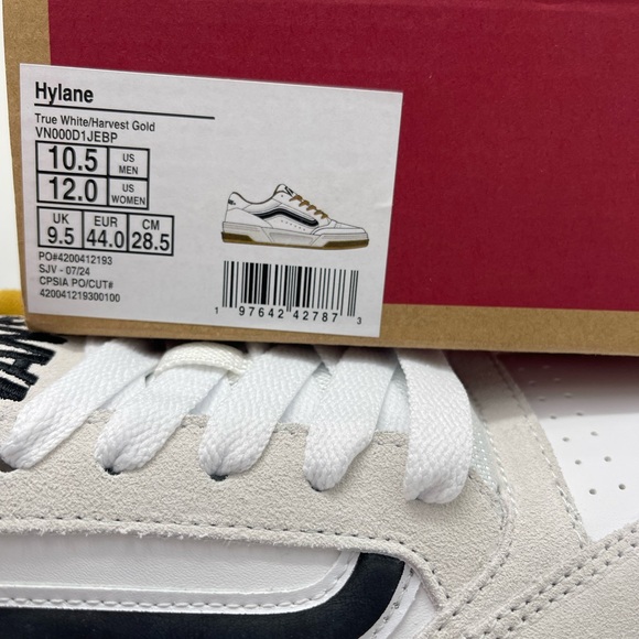 Vans Men’s Hylane
True White/Harvest Gold
VN000D1JEBP Sneakers - Picture 16 of 16